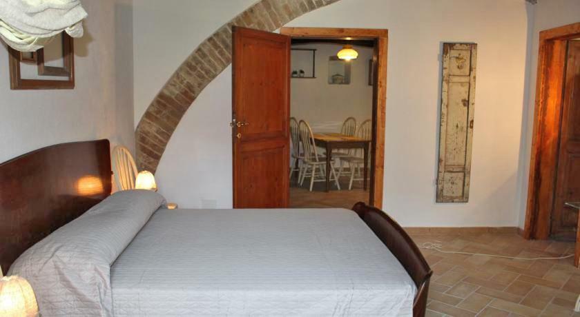 Castello Girasole Bed & Breakfast Bazzano di Spoleto Exterior photo